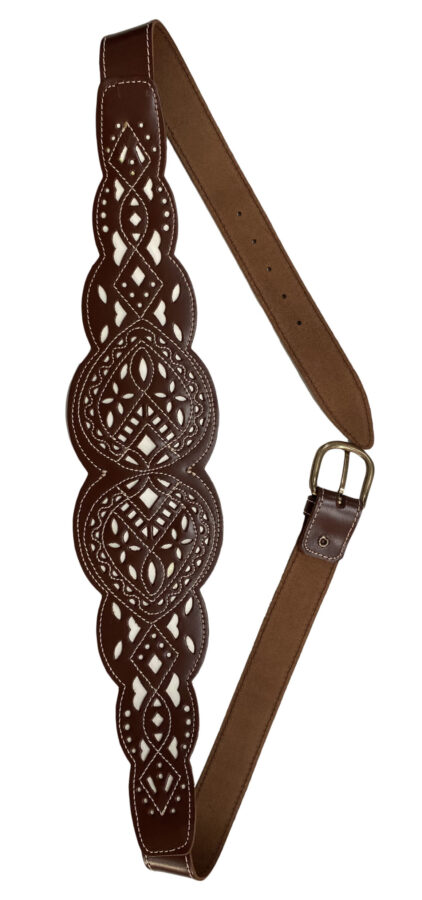 Cinturón Fajín de Piel Calada – Marrón Chocolate y Blanco Artesanal - Imagen 3