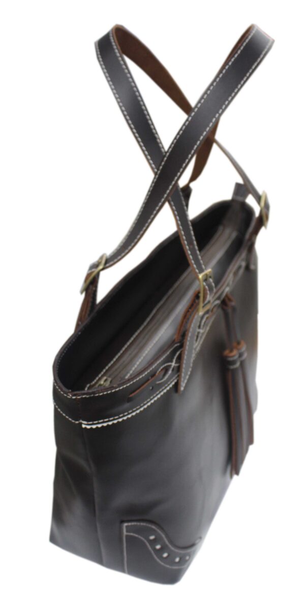 Funrey Bolso de piel con cremallera y borlon  - 29x24cm - Marrón chocolate - Imagen 3